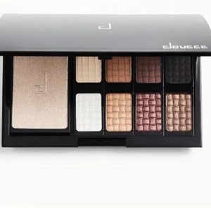 NWOT Doucce limited edition freematic eyeshadow pro palette. New in box.